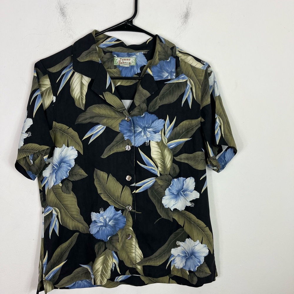 Tommy Bahama Black Button-Down Top with Blue Floral Print